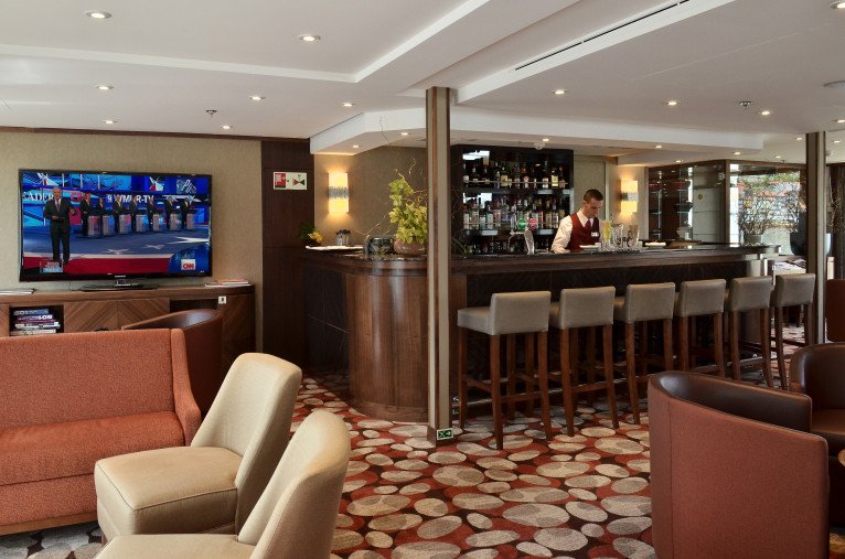 Main Lounge & Bar