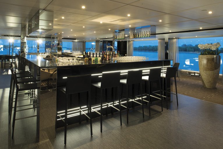 Horizon Bar and Lounge