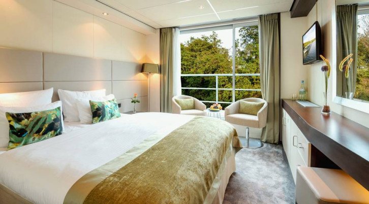 B-1 Cabin with French Balcony