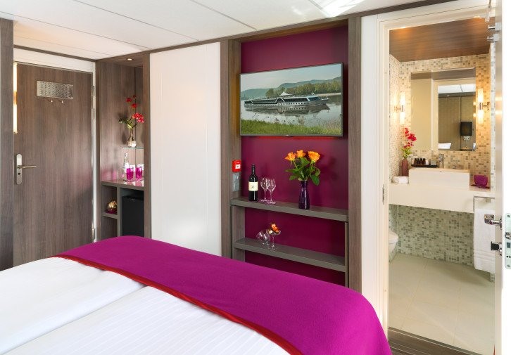 B-1 Cabin with Drop-Down Panoramic Window