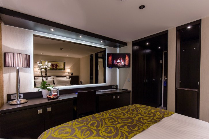 Avalon Deluxe Stateroom