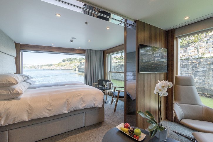 Emerald Riverview Suite