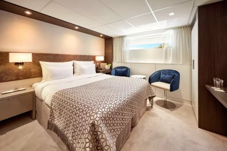 C-4 Cabin with Panoramic Window