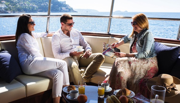 Sun Deck & Lounge