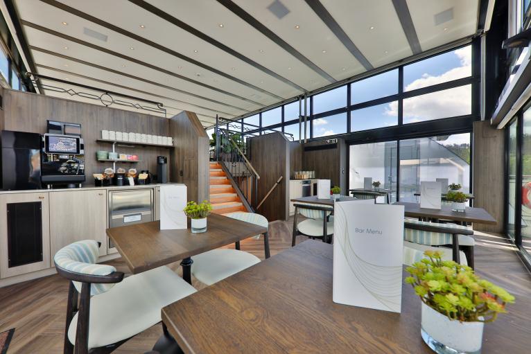 Sky Lounge