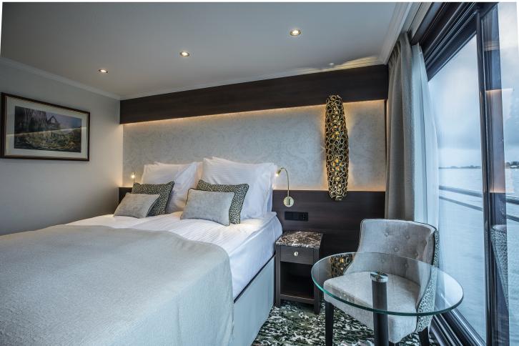 Suite (Emerald)