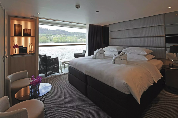 Junior Balcony Suite
