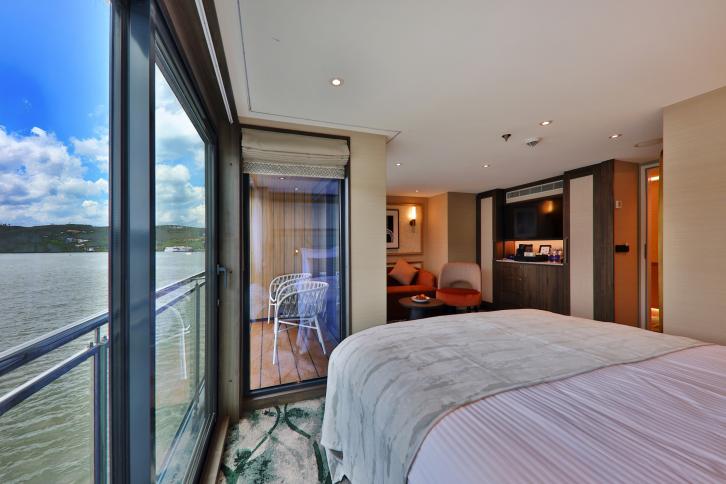 Deluxe Balcony Suite - Diamond Deck