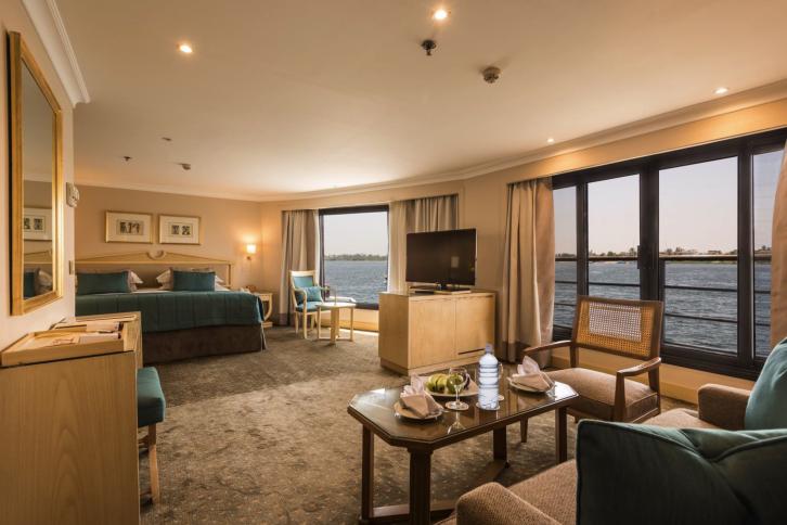 Suite (Middle Deck)
