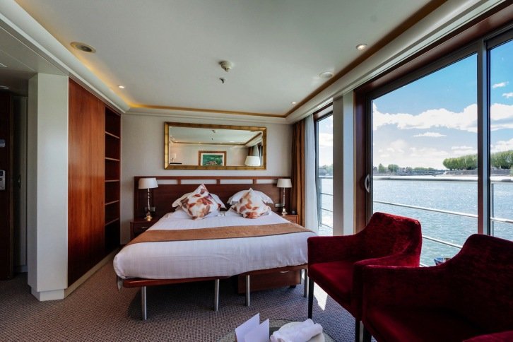 Suite on AmaCello