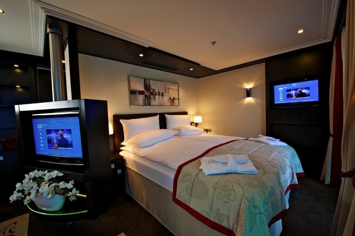Royal Suite on Avalon Panorama
