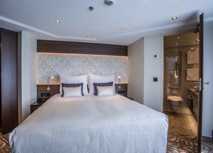 Superior Suite - The Diamond (Upper) Deck on MS Oscar Wilde