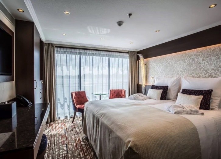 Standard Suite - The Ruby (Middle) Deck on MS Oscar Wilde
