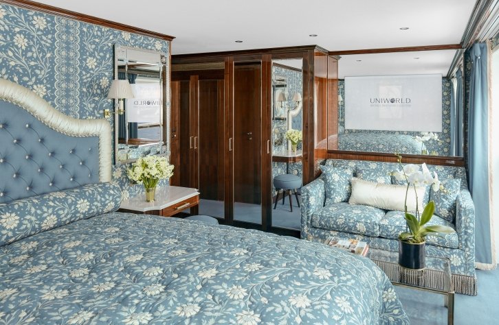 Suite on S.S. Joie de Vivre