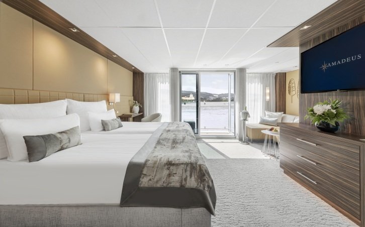 Amadeus Suite on AMADEUS Queen